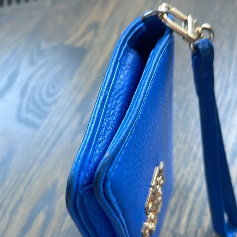 Women’s Tory Burch Blue Pebble Grain Leather Wallet/Wristlet